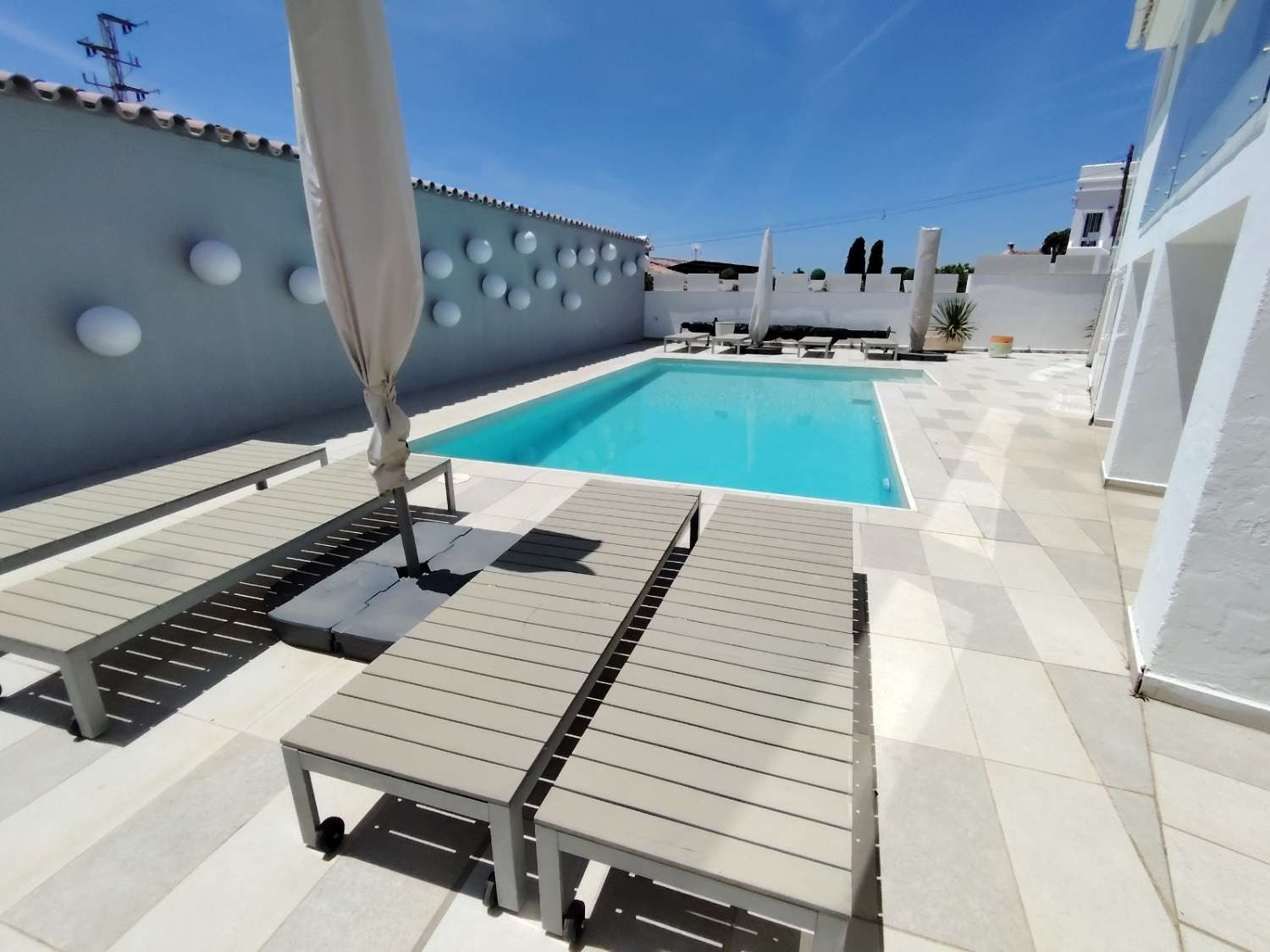 Chalet con 5 dormitorios y piscina privada en Fuente del Badén, Nerja