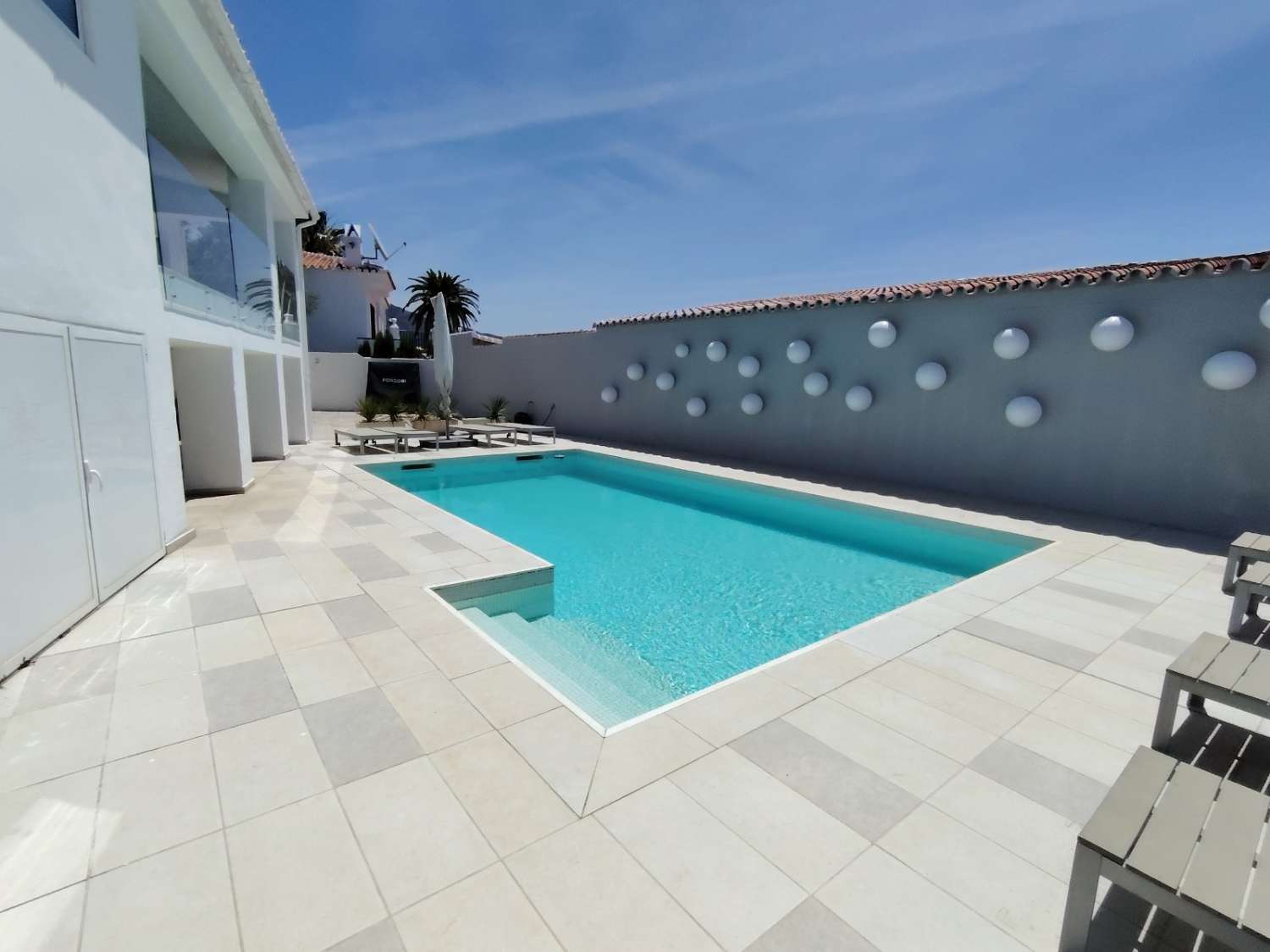 Chalet con 5 dormitorios y piscina privada en Fuente del Badén, Nerja