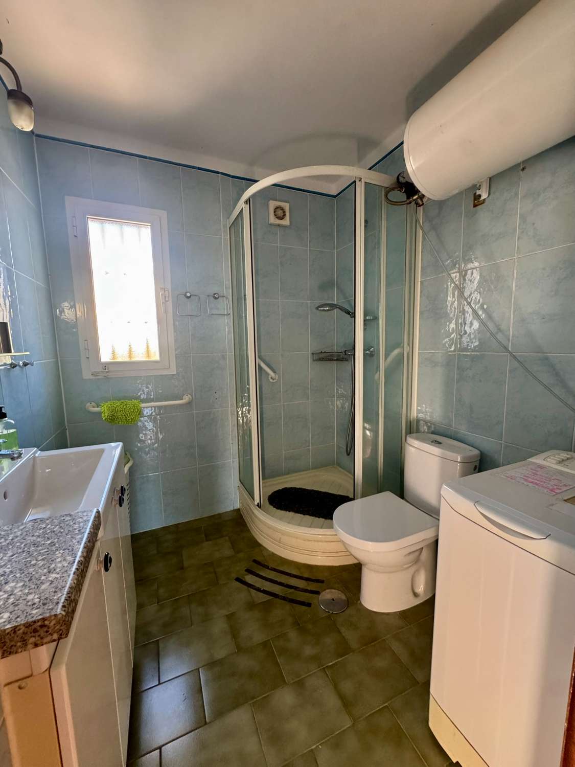 Adosado en venta con dos dormitorios en Urb Lotta Mia, Nerja