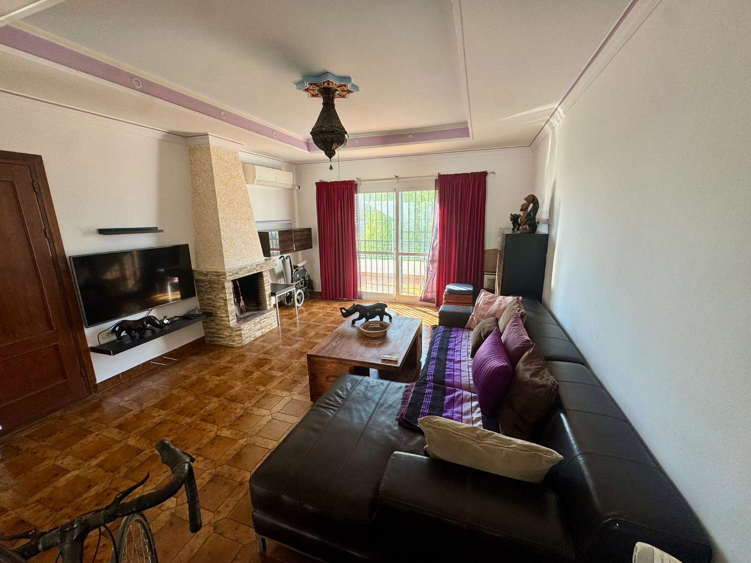 Adosado en venta con dos dormitorios en Urb Lotta Mia, Nerja