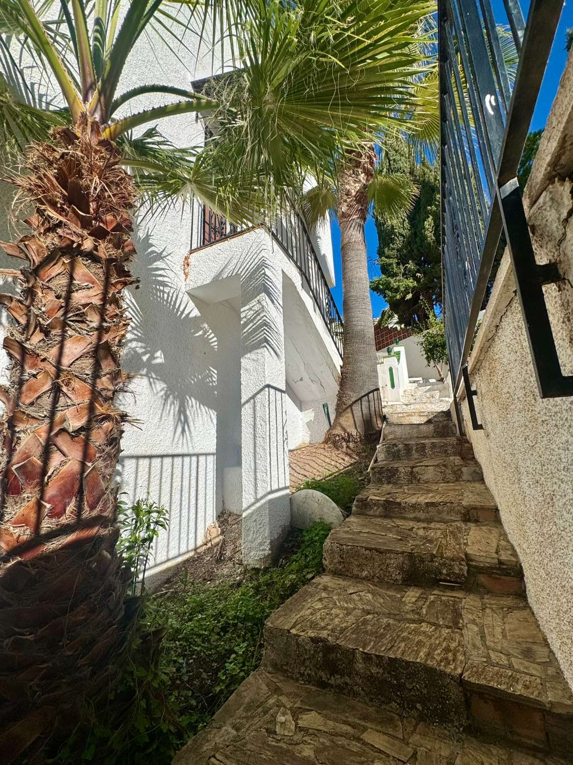 Adosado en venta con dos dormitorios en Urb Lotta Mia, Nerja