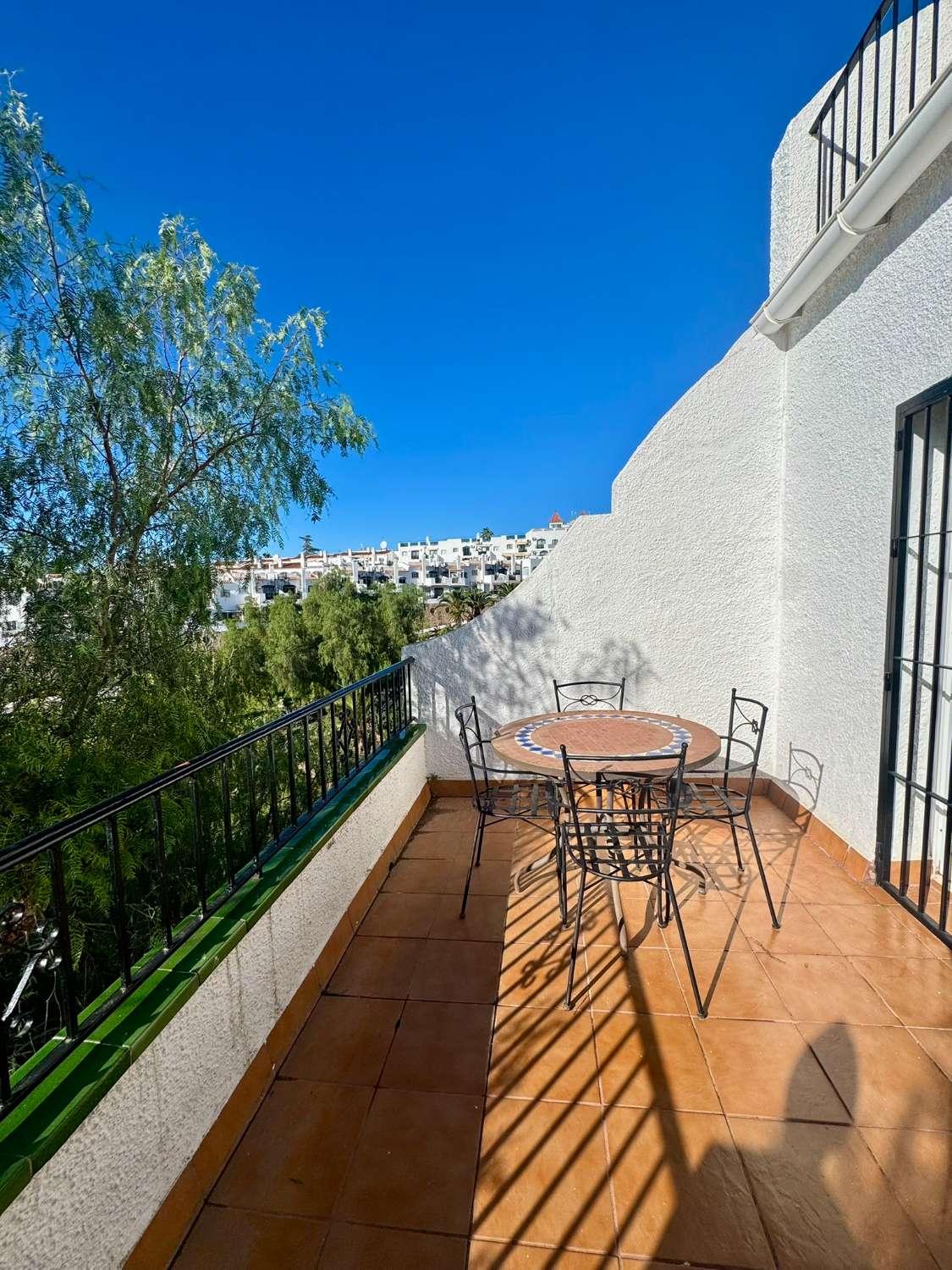 Adosado en venta con dos dormitorios en Urb Lotta Mia, Nerja