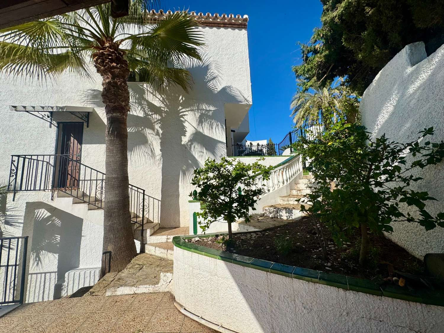 Adosado en venta con dos dormitorios en Urb Lotta Mia, Nerja