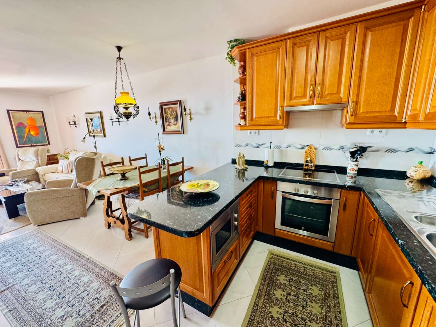 Encantador apartamento de 2 dormitorios con amplias terrazas y espectaculares vistas al mar en San Juan de Capistrano, Nerja