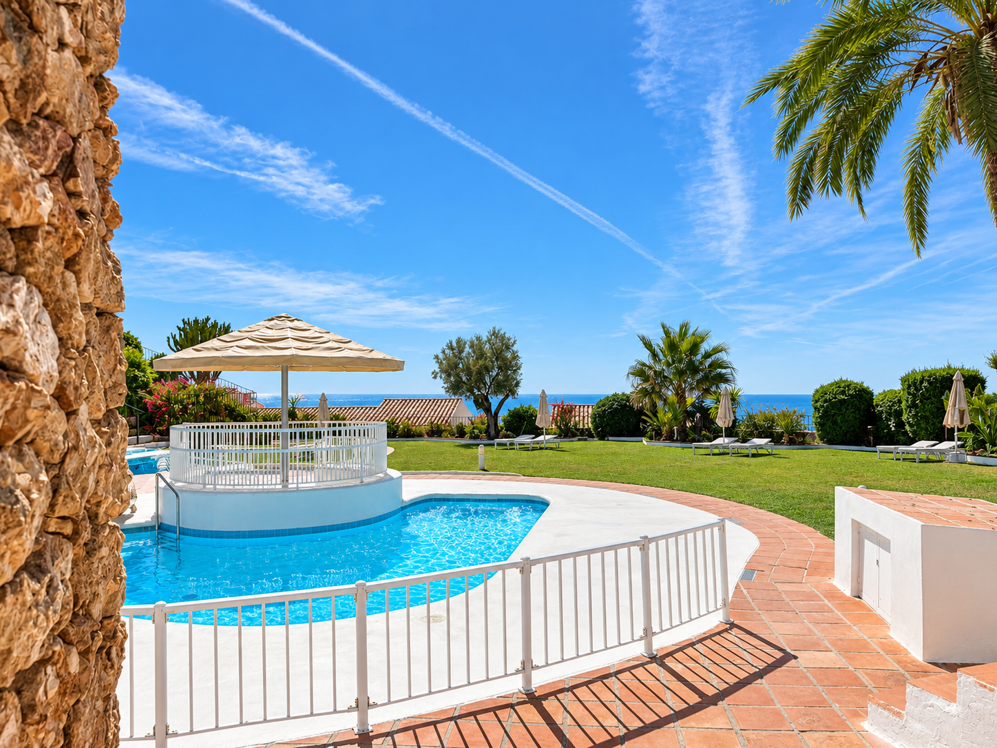 Encantador apartamento de 2 dormitorios con amplias terrazas y espectaculares vistas al mar en San Juan de Capistrano, Nerja