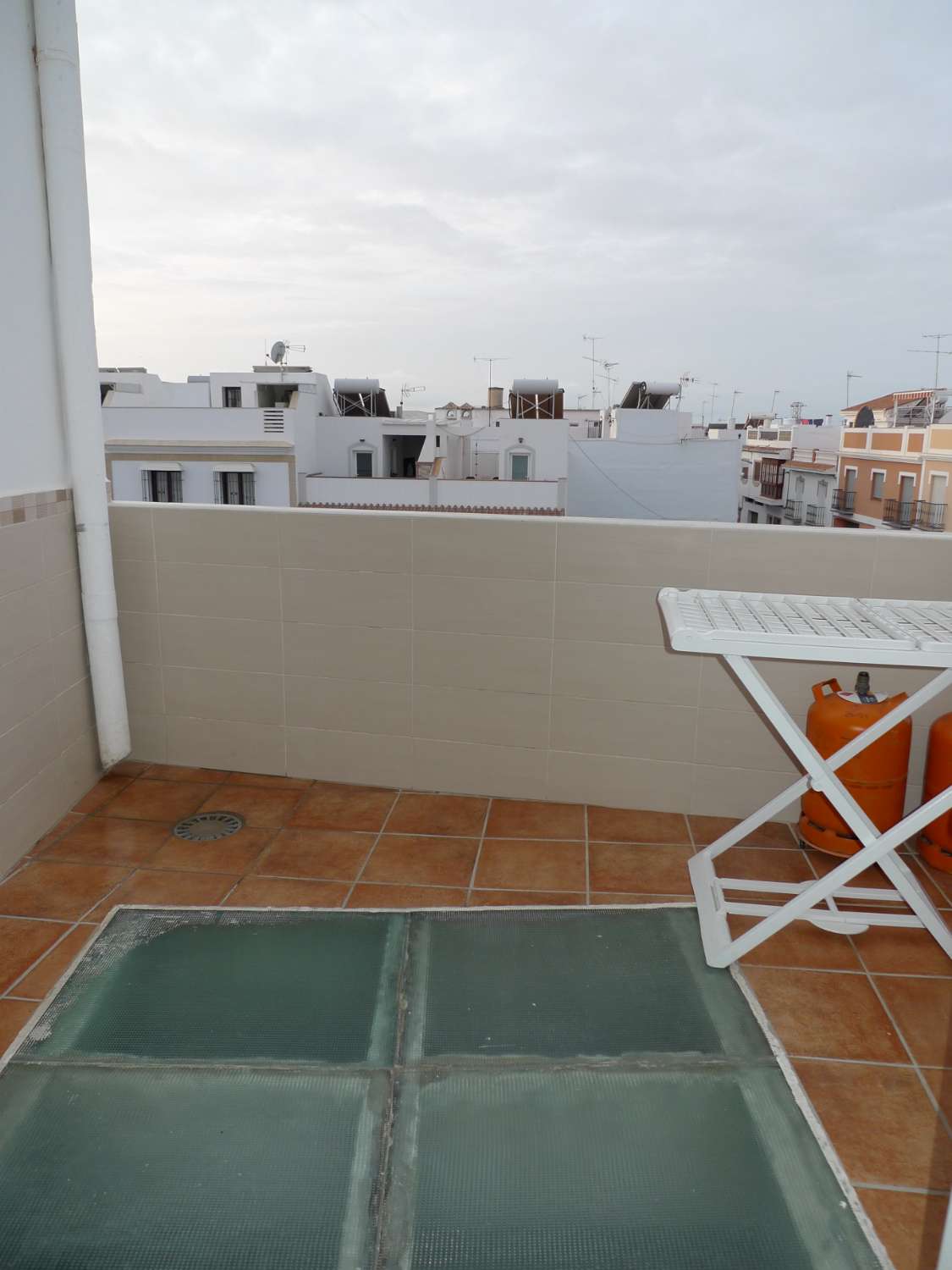 Apartamento de 3 dormitorios en venta en Nerja