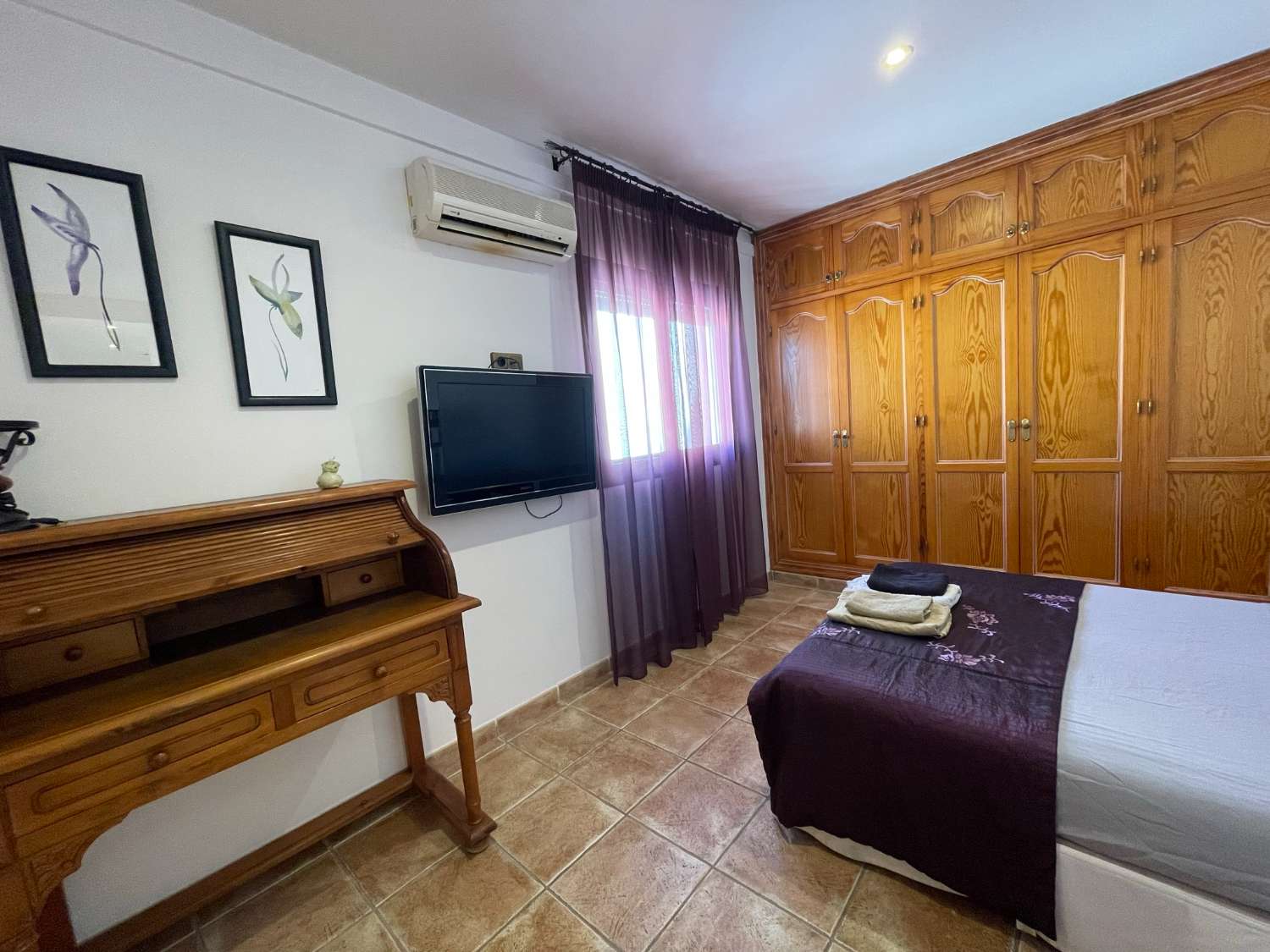 Apartamento con terraza privada y 4 dormitorios en el centro de Nerja