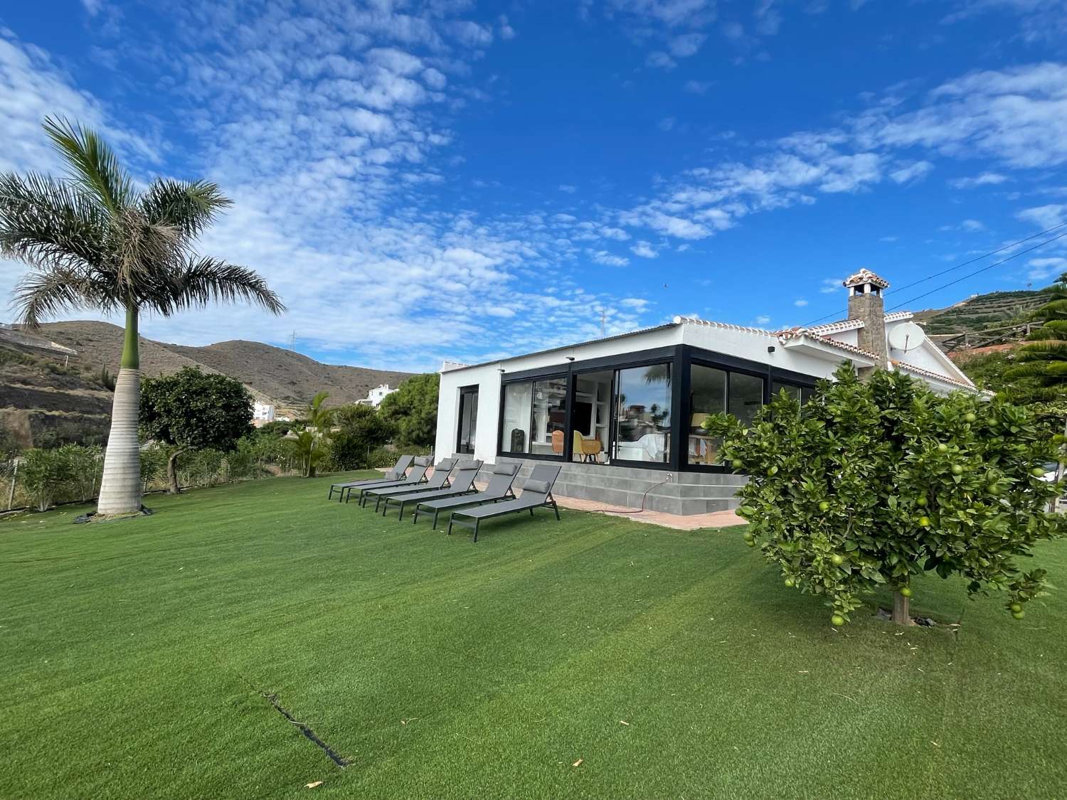 Unique villa with avocado trees in a spectacular location on Tamango Hill