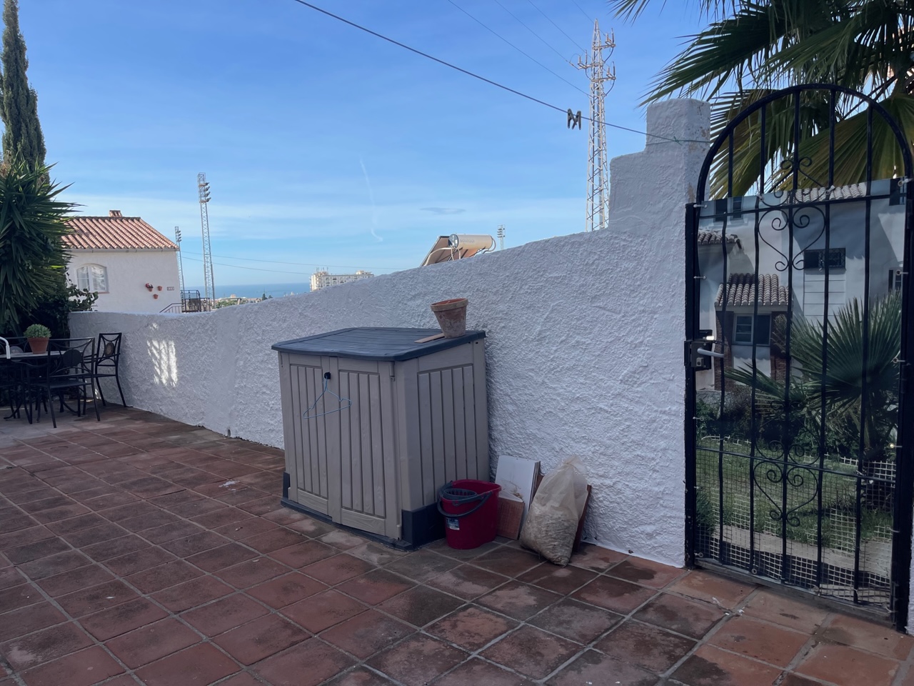 Precioso apartamento de 2 dormitorios en venta En Urb Paco Romo, Nerja