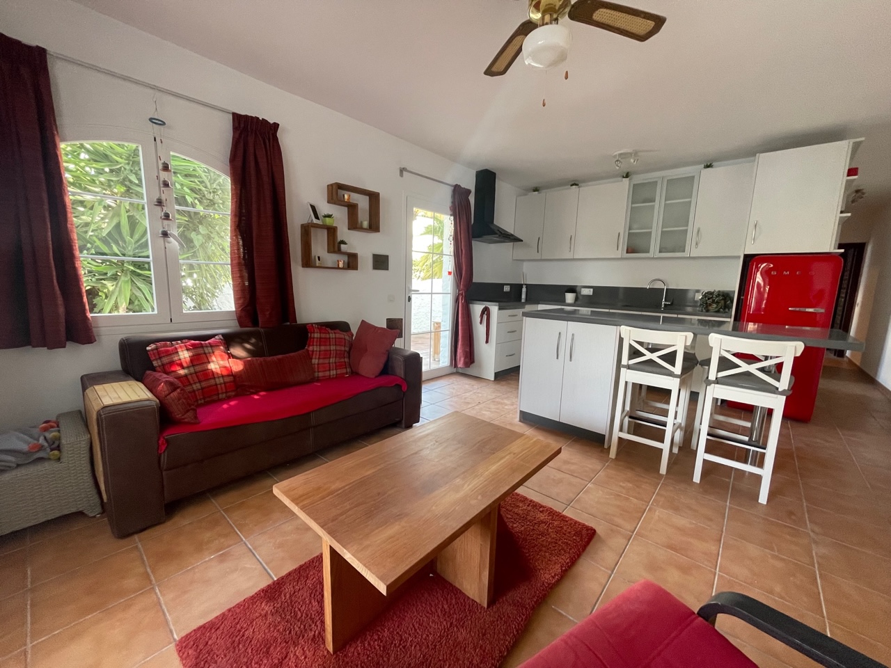Precioso apartamento de 2 dormitorios en venta En Urb Paco Romo, Nerja