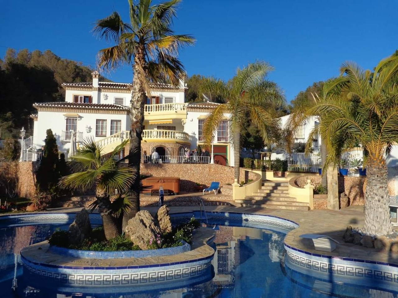 Villa en venta en Maro (Nerja)