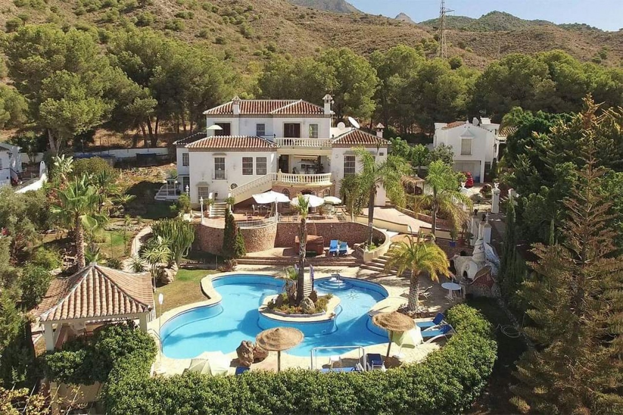 Villa for sale in Maro (Nerja)