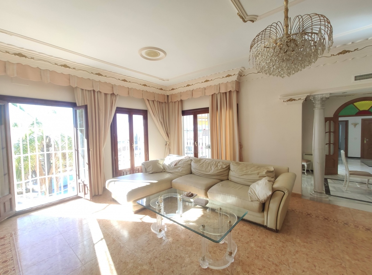 Villa en venta en Maro (Nerja)