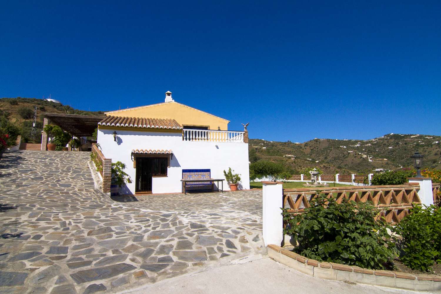 Villa for sale in Torrox