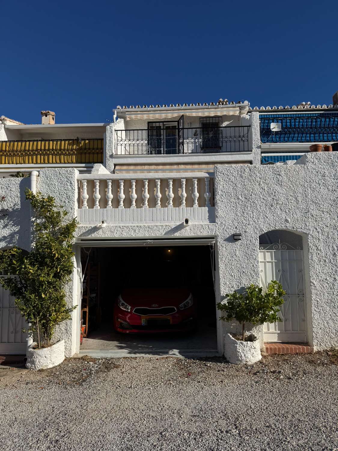 Maravillosa casa adosada en venta en Urb Algarrobo, Nerja