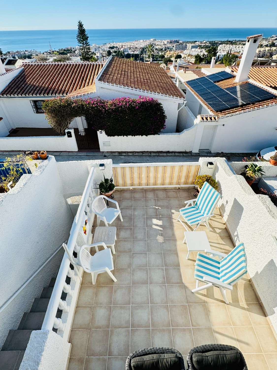 Maravillosa casa adosada en venta en Urb Algarrobo, Nerja