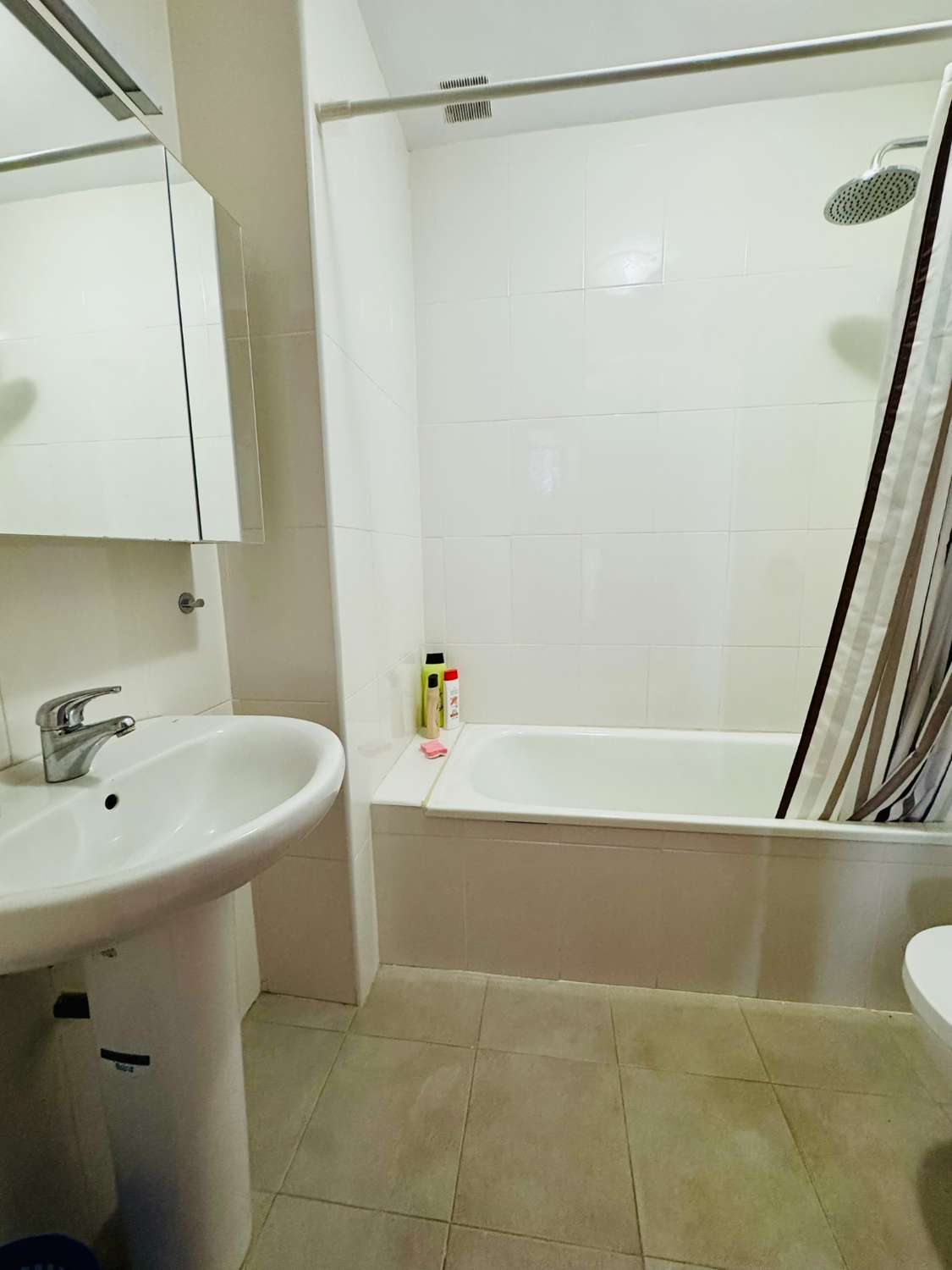 Driekamerwoning te koop in Urb Almijara III, Nerja