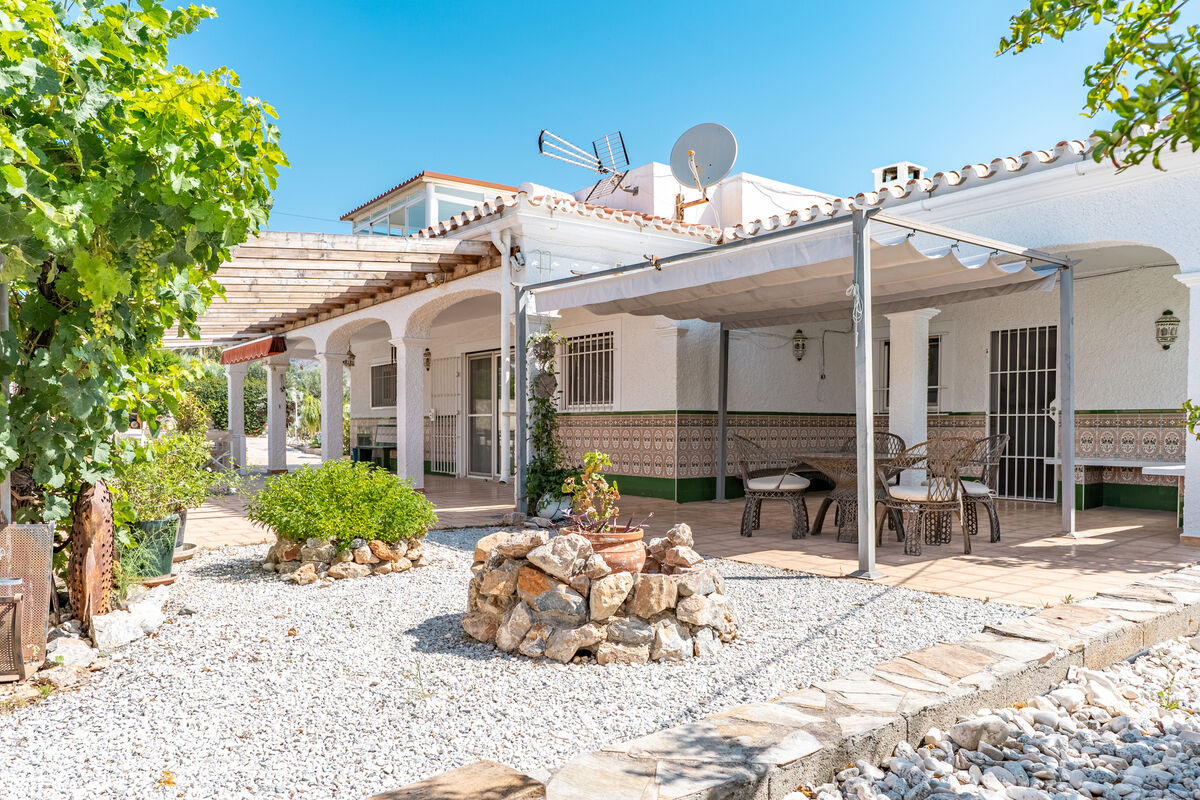 Villa en venta en La Exótica, Nerja