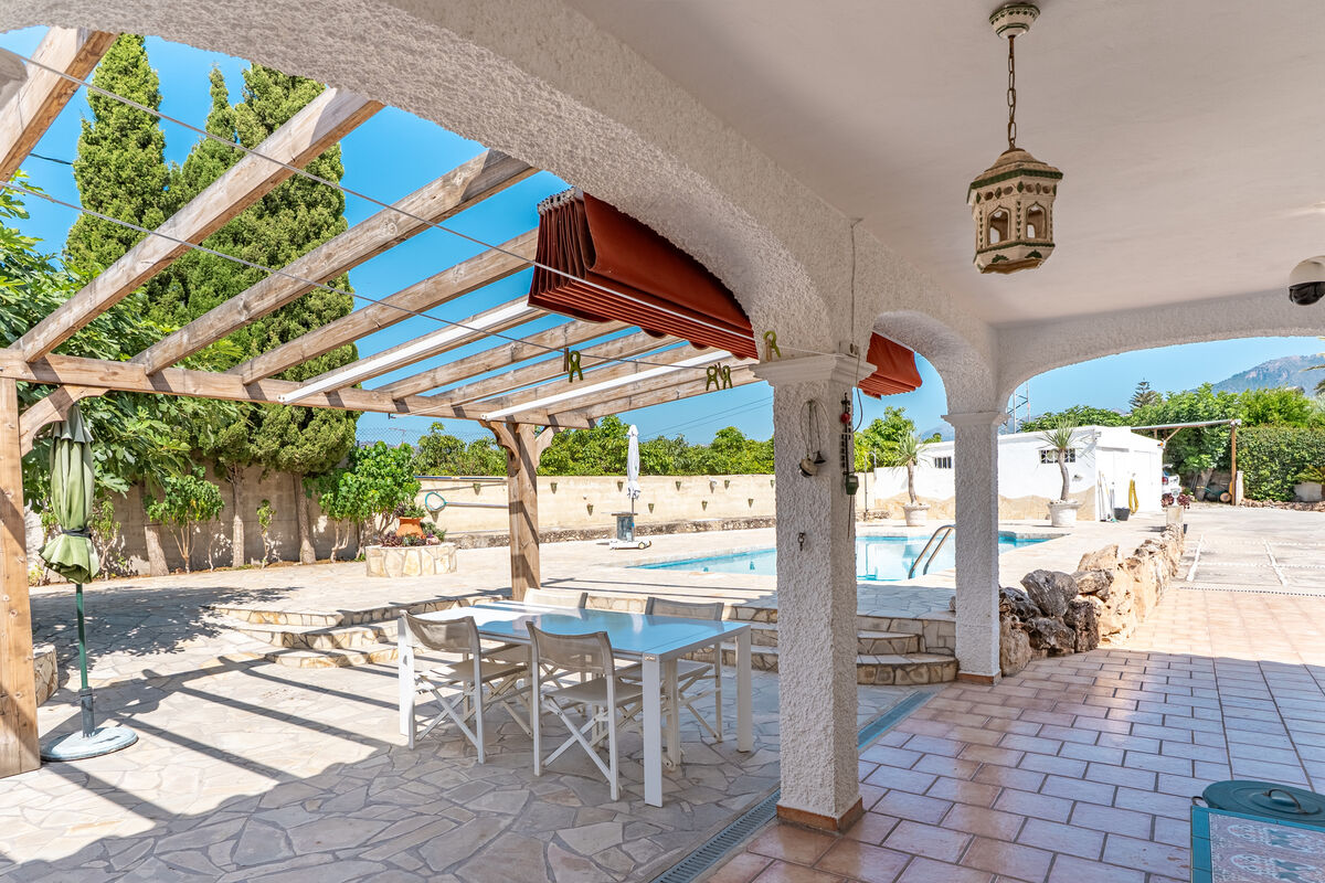 Villa en venta en La Exótica, Nerja