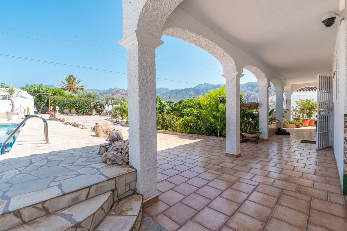 Villa en venta en La Exótica, Nerja