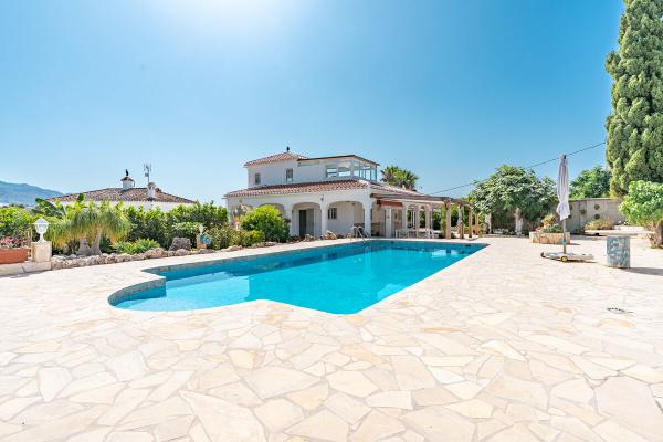 Villa en venta en Nerja