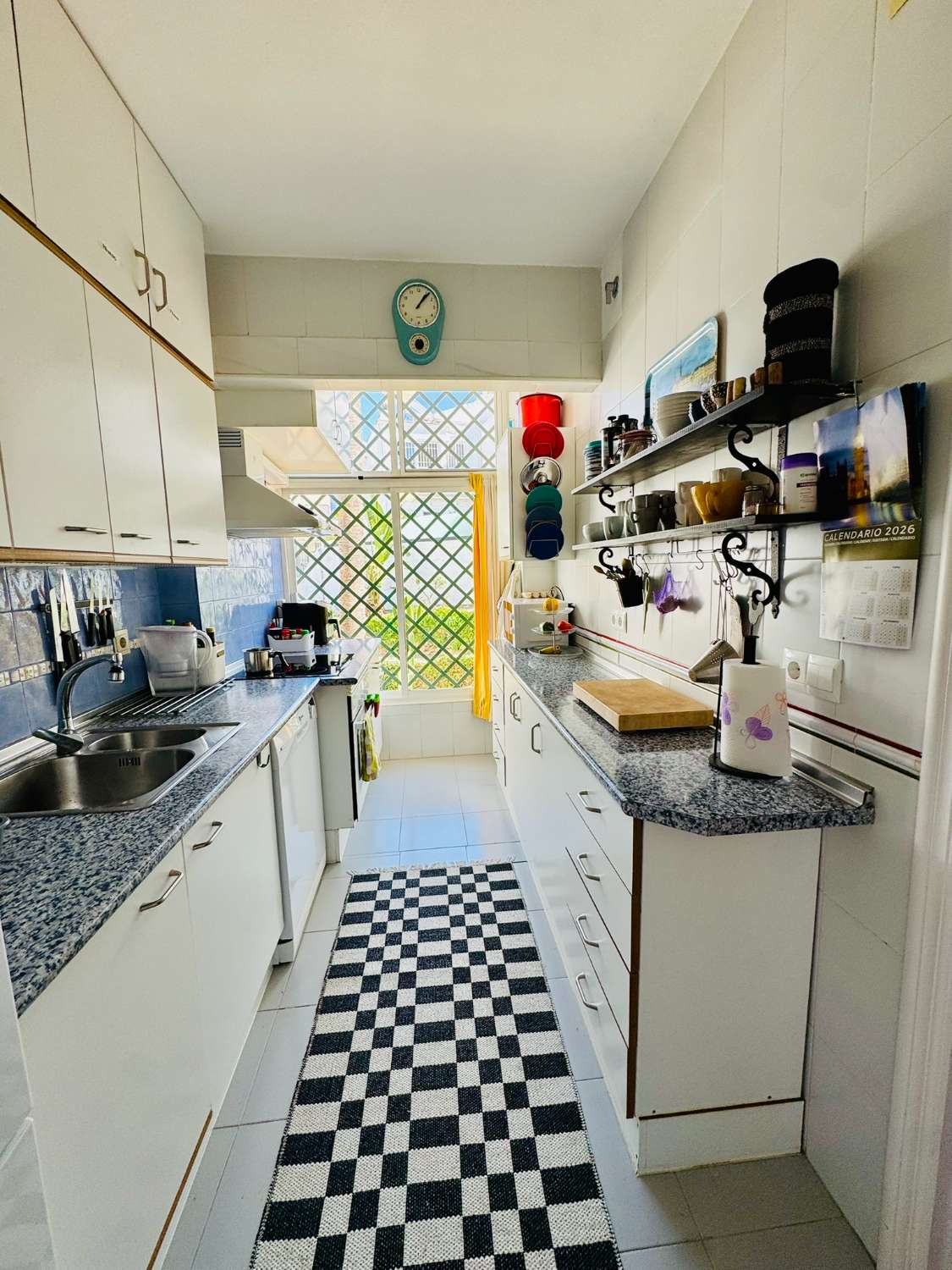 Bright Duplex with 3 bedrooms and Sunny Terraces and Sea Views – Nerja