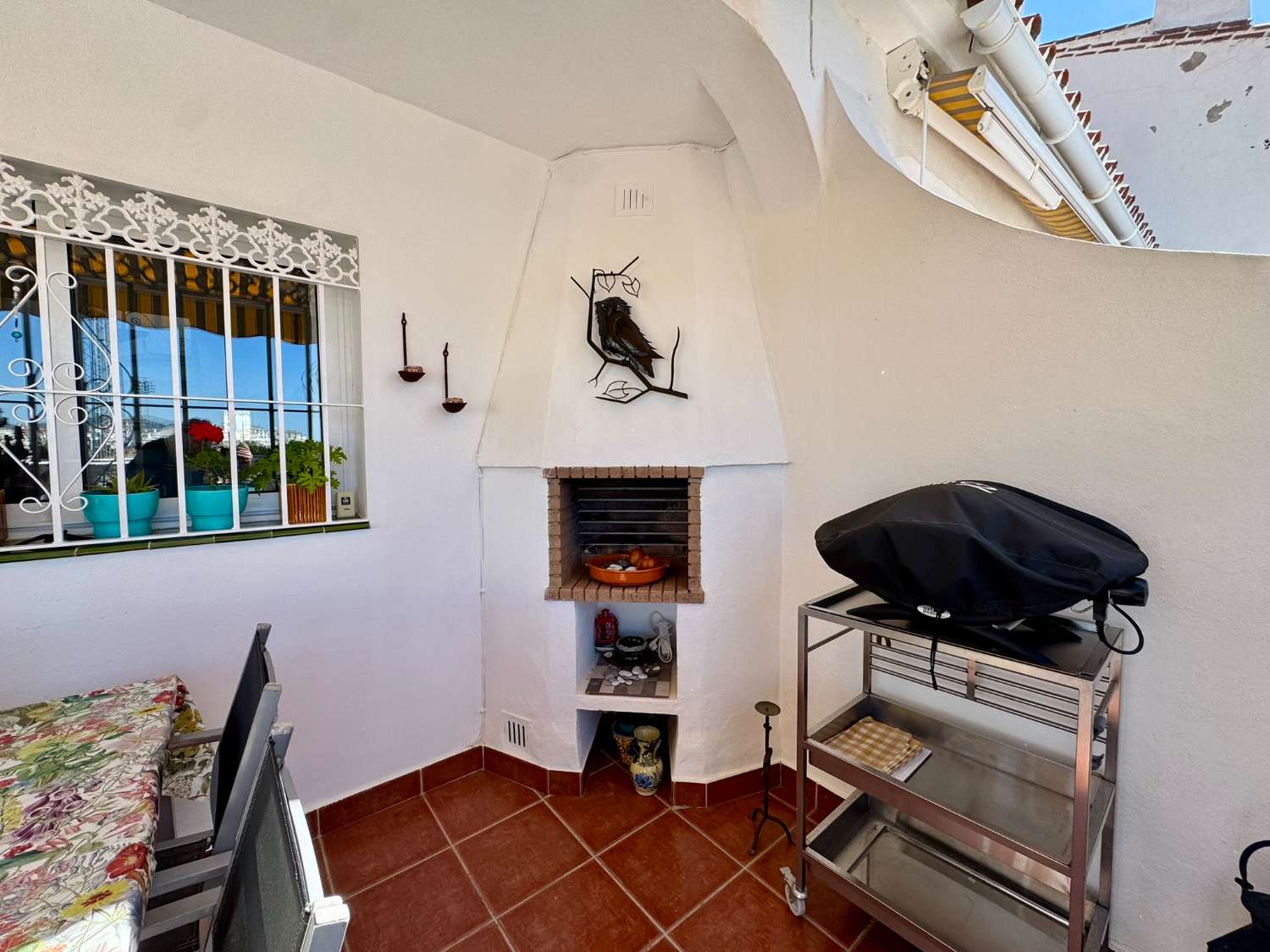 Bright Duplex with 3 bedrooms and Sunny Terraces and Sea Views – Nerja