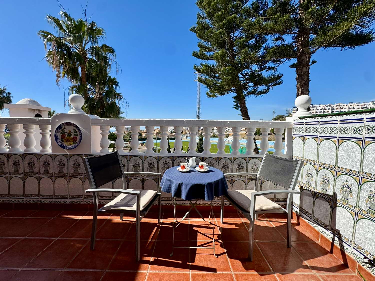 Bright Duplex with 3 bedrooms and Sunny Terraces and Sea Views – Nerja