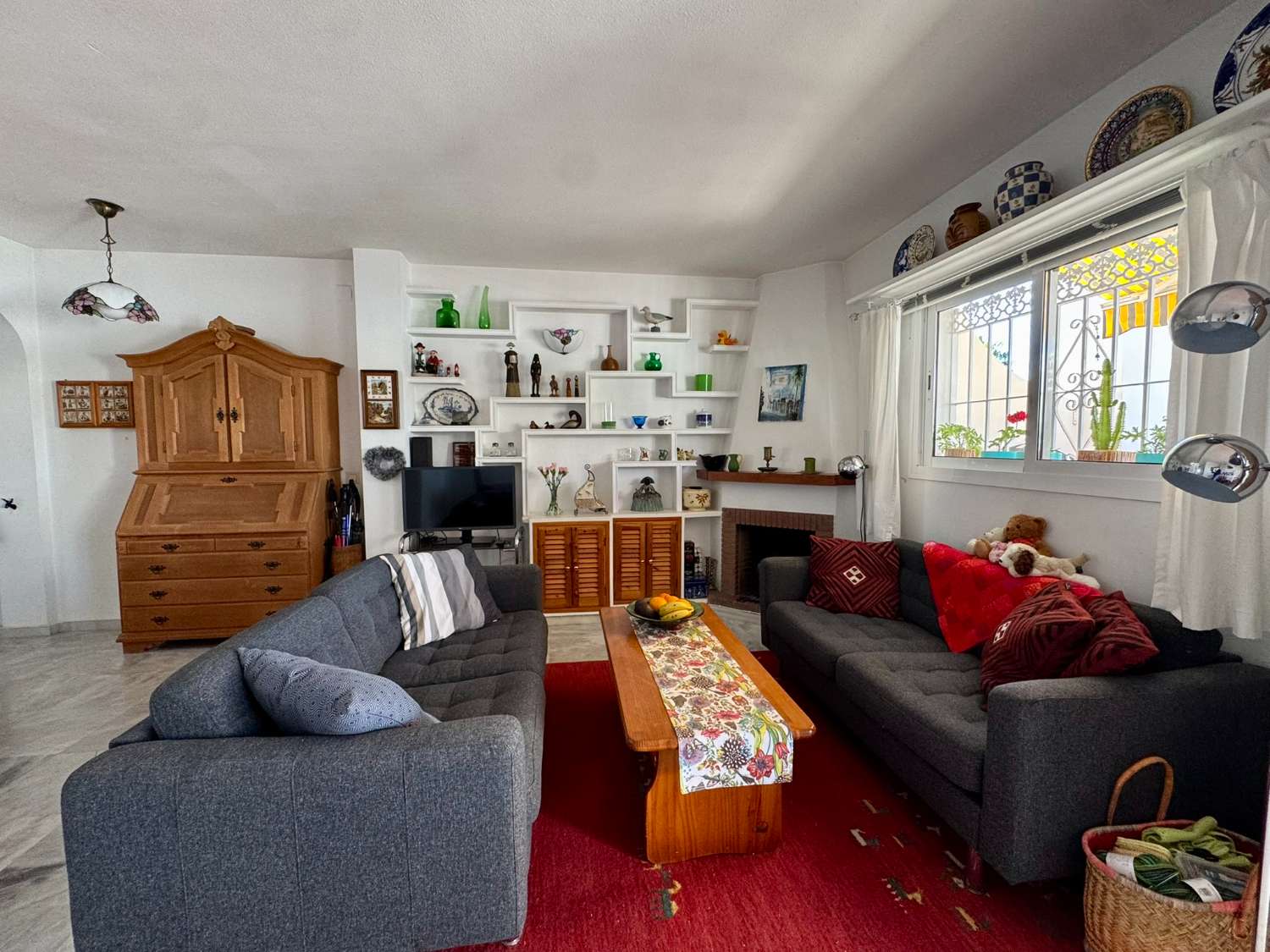 Bright Duplex with 3 bedrooms and Sunny Terraces and Sea Views – Nerja