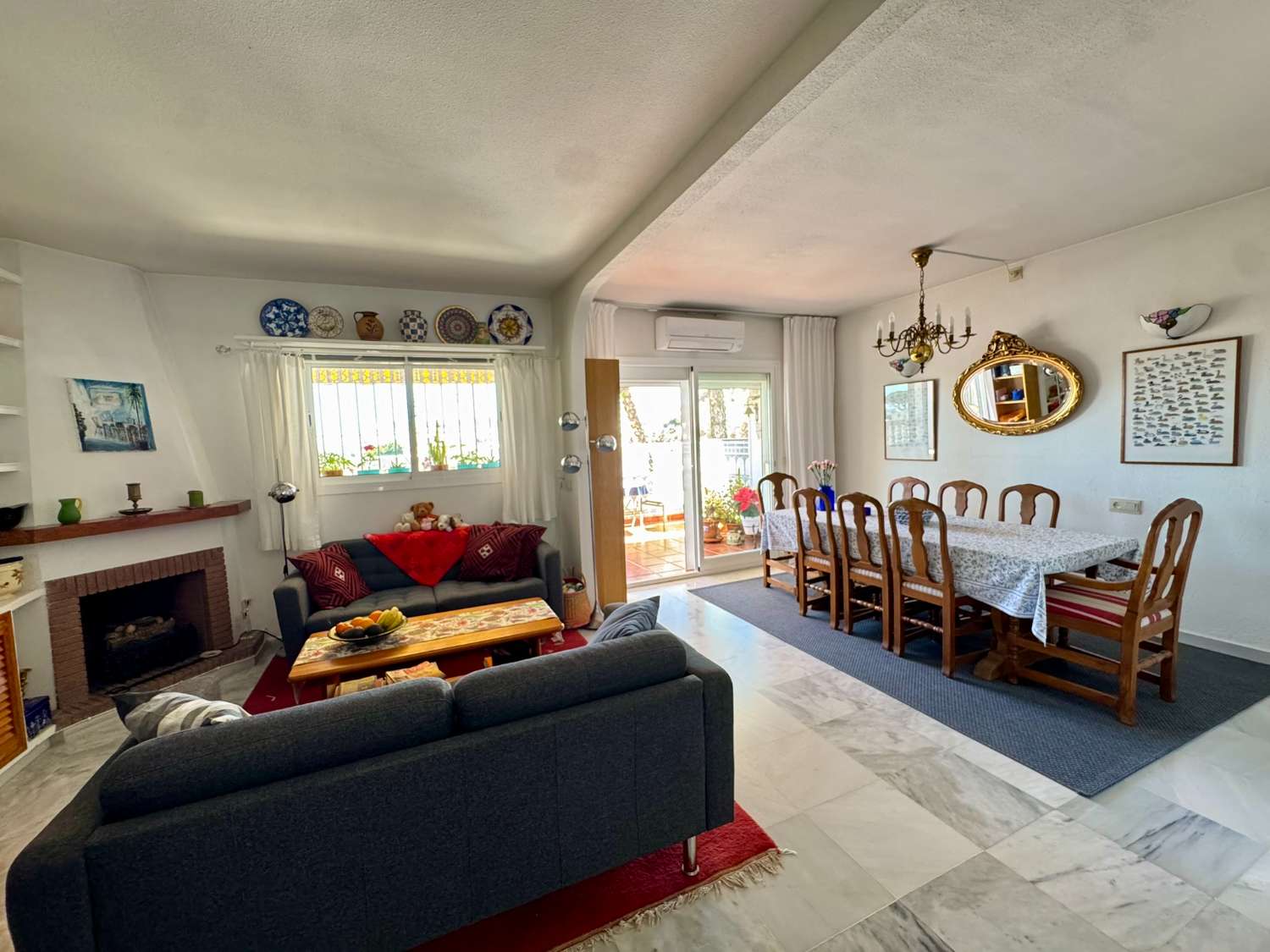 Bright Duplex with 3 bedrooms and Sunny Terraces and Sea Views – Nerja