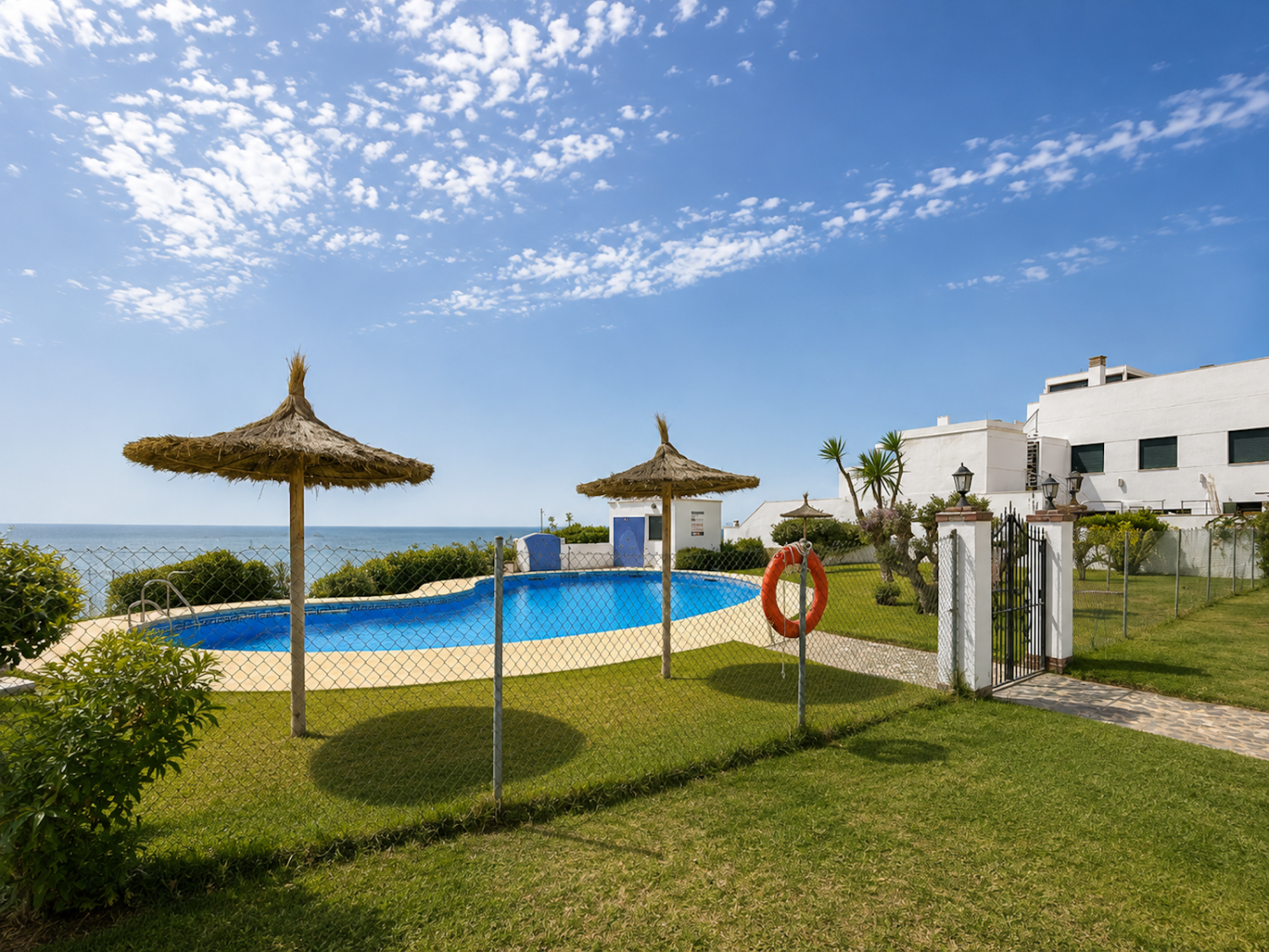 Adosado en venta en Torrox Costa