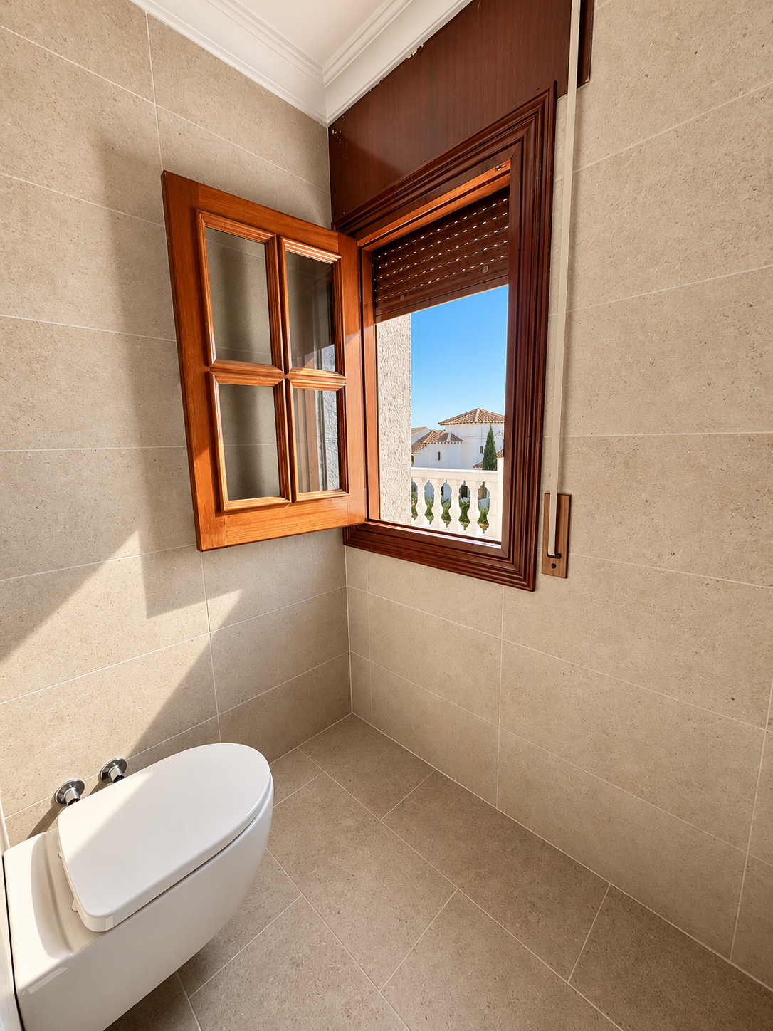 Impresionante villa independiente con piscina privada y magníficas vistas al mar en Jacaranda, Capistrano – Nerja