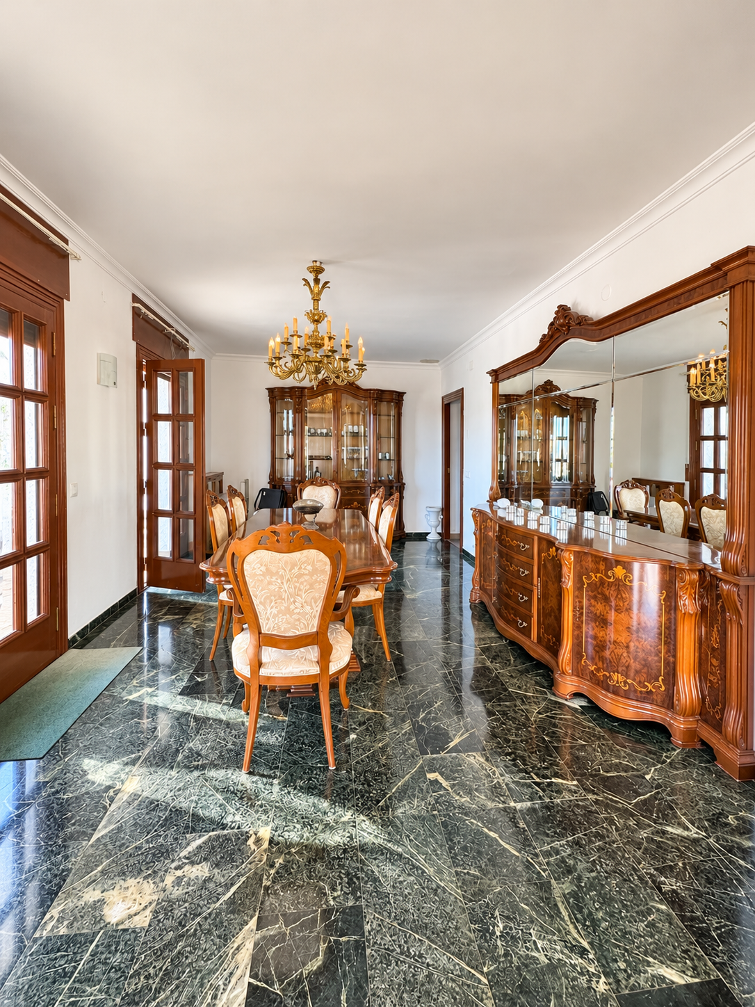 Impresionante villa independiente con piscina privada y magníficas vistas al mar en Jacaranda, Capistrano – Nerja