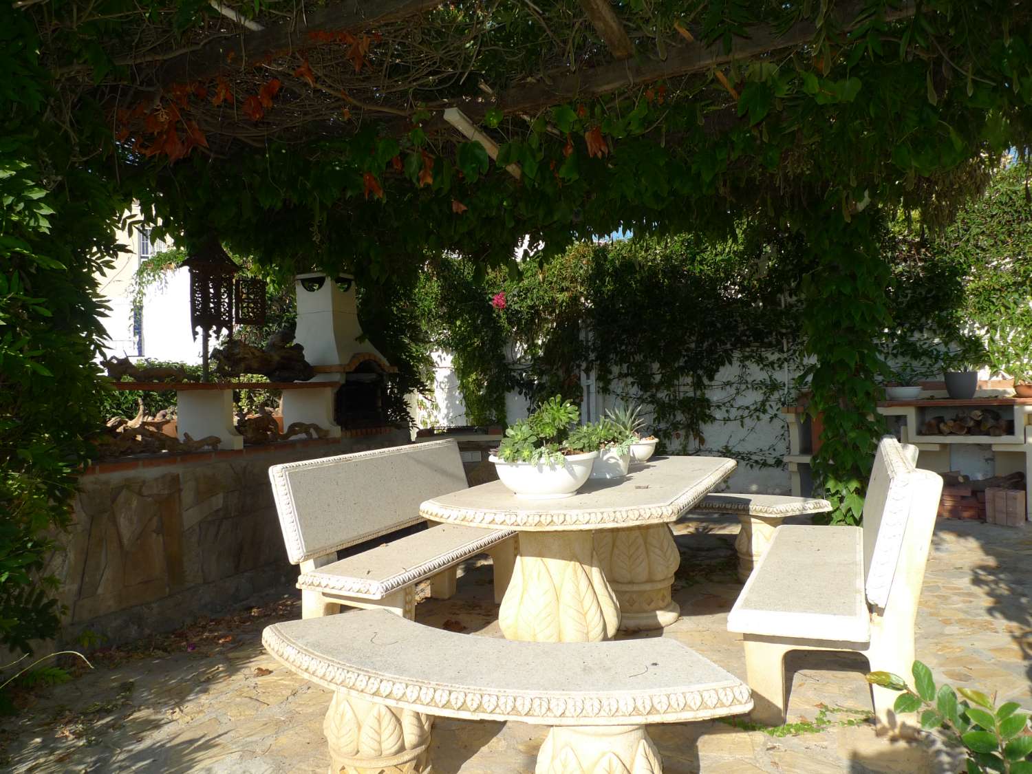 Charmante villa met 6 slaapkamers te koop in Capistrano Village, Nerja