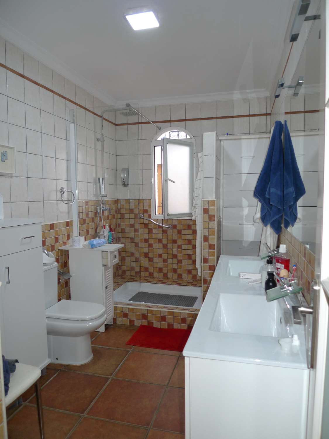 Charmerende 6-værelses villa til salg i Capistrano Village, Nerja