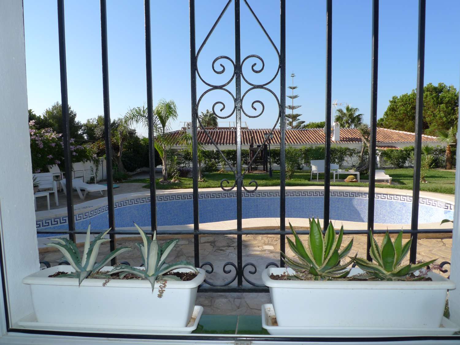 Charming 6-bedroom villa for sale in Capistrano Village, Nerja