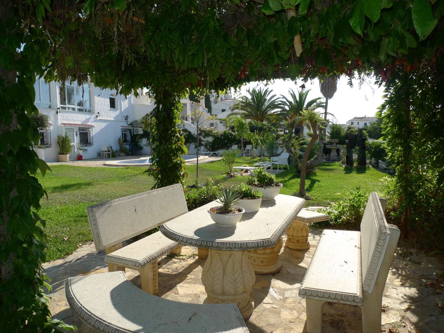 Charmante villa met 6 slaapkamers te koop in Capistrano Village, Nerja