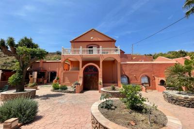 Villa en venta en Nerja