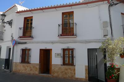 Townhouse divided into 3 independent apartments for sale...